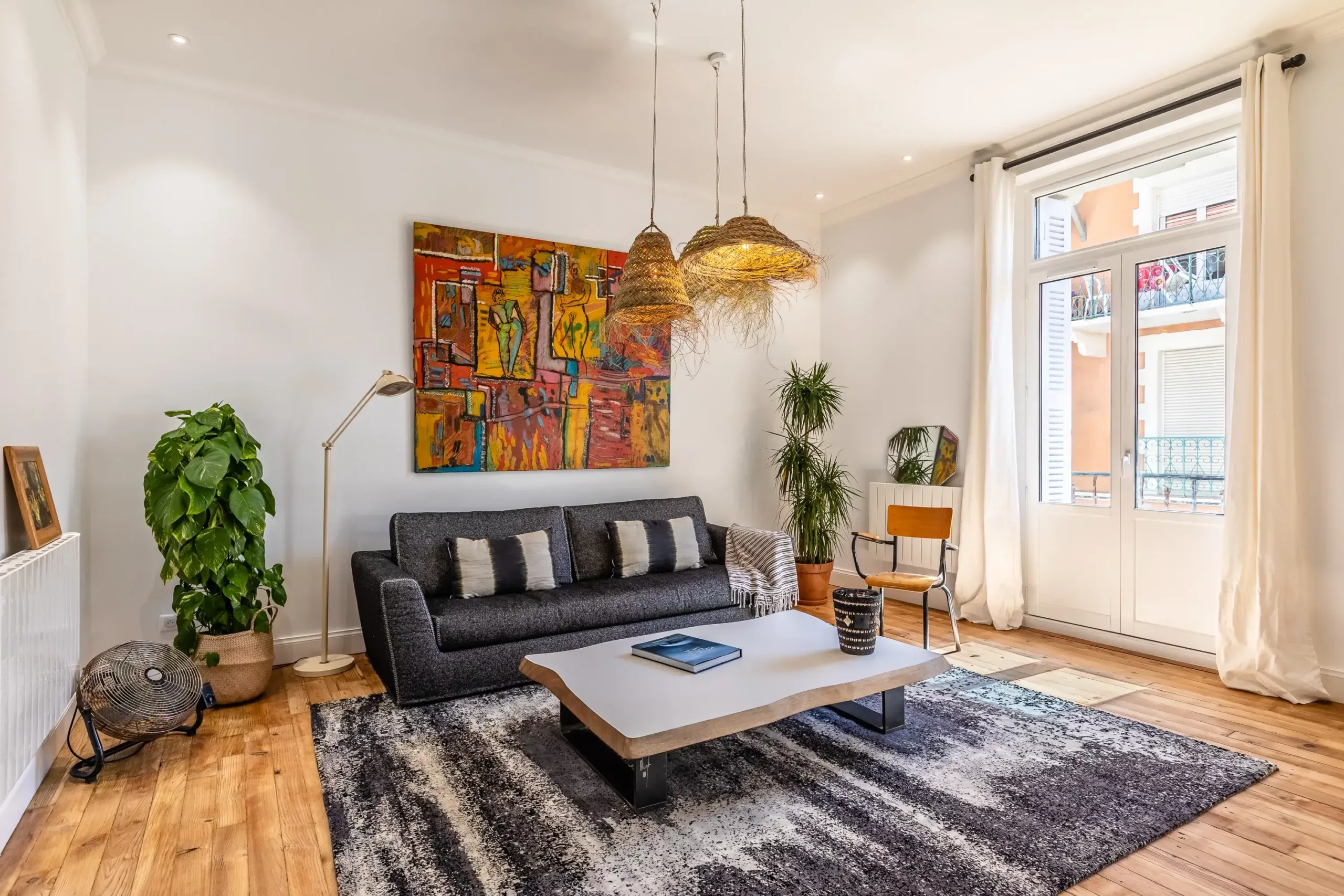 Tapis noué à la main pièce unique — Sélection haut de gamme Galerie Simon Biarritz 